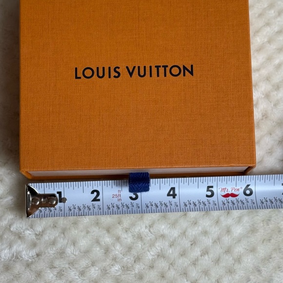 Louis Vuitton Signature Small Gift Box— Excellent Condition 🎁 - Picture 9 of 10